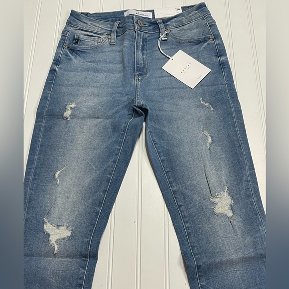 NWT Kancan Mid-Rise Distressed Cropped Skinny Capri - Picture 9 of 13